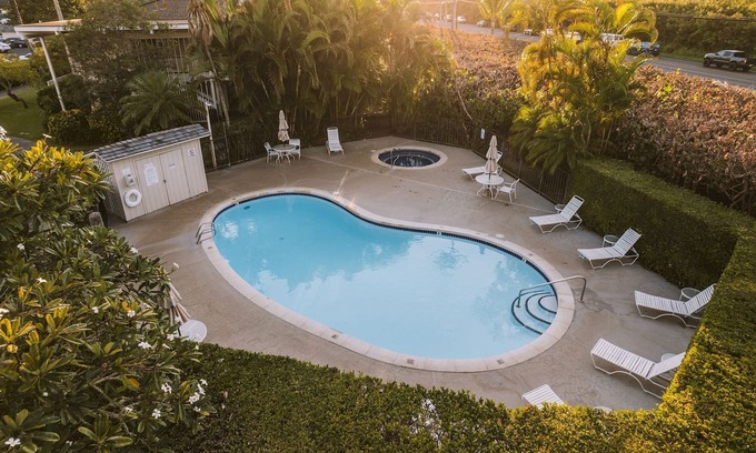 Wailua Apartment | Garden Oasis: Reconnect with Nature! Room w/Balcony! 3 Outdoor Pools