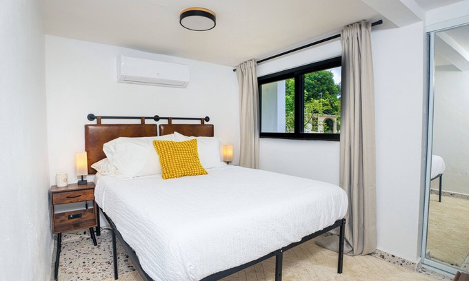 Cerro Gordo House | Garden of Eden Hotel Suite 5