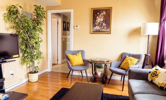 Weequahic House | Garden State getaway nThis 3 Bedroom apartment is a home away from home.