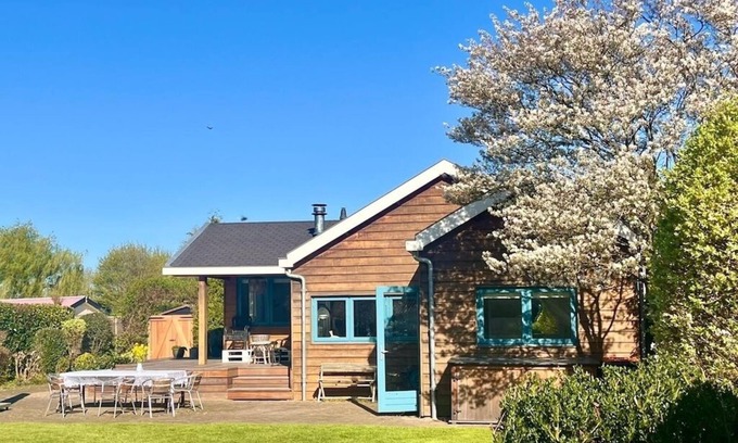 Zevenhoven Villa | GARDENVILLA, 30 MIN FROM AMSTERDAM, 3 BDR + BIKES/AIRCO/PARKING