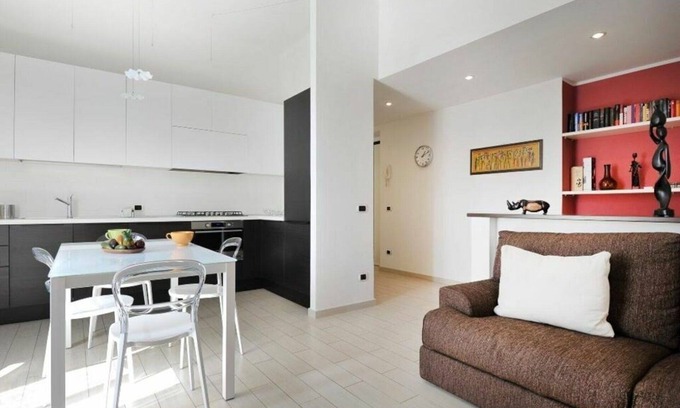 Isola Apartment | Garigliano, Large And Cozy Apt By Halldis