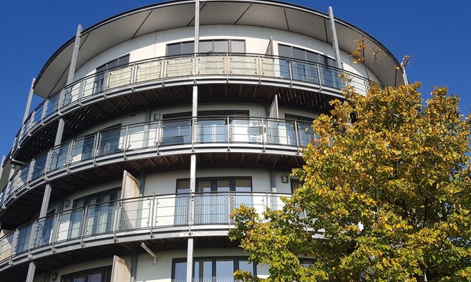 Greenhithe Apartment | Garland Apartments, Greenhithe with Netflix-Cleaned & Disinfected