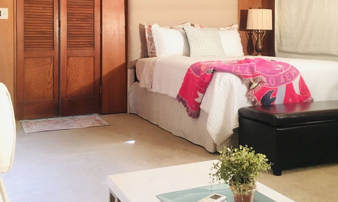 West Park Community Apartment | Garnsey Suite near downtown