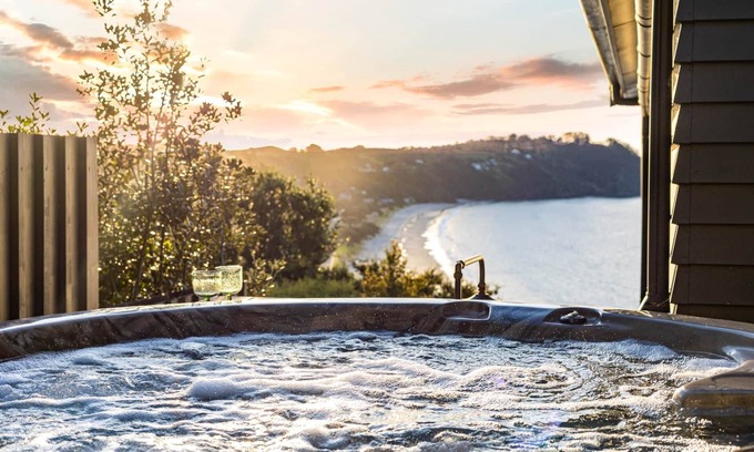 Onetangi House | GARRATT VIEW | Coast & Country | WINTER DEAL- Stay for 3, Pay for 2