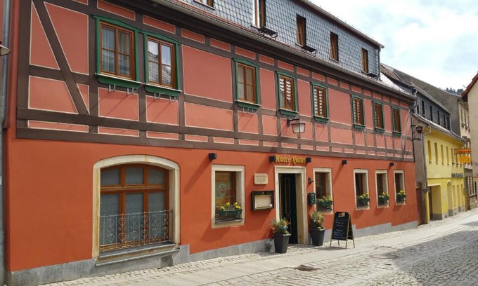 Bad Schandau Hotel | Gasthaus& Pension Zum Roten Haus