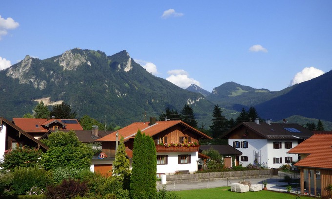 Flintsbach A. Inn Hotel | Gasthof Falkenstein & Metzgerei Schwaiger