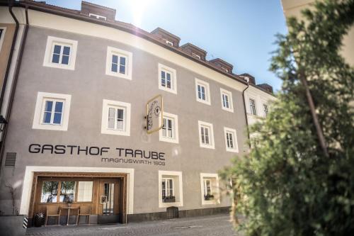 San Lorenzo di Sebato Hotel | Gasthof Traube