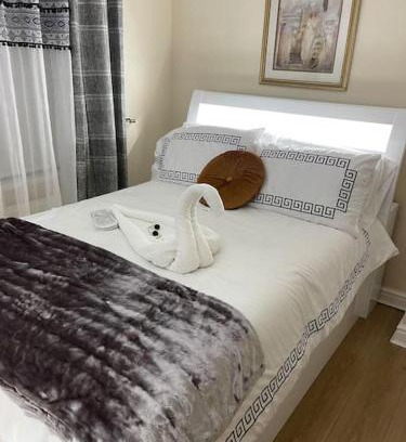 Smethwick House | Gated home close to Birmingham City Centre