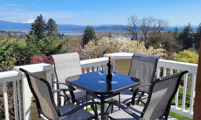 Camas Apartment | Gateway to the Gorge