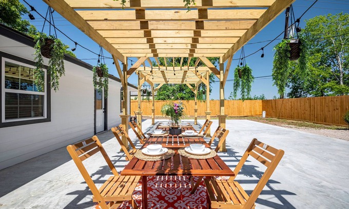Clodine House | 💥🔥GATHERING HOUSE WITH YOUR FAMILY AND FRIEND IN SOUTHWEST AREA