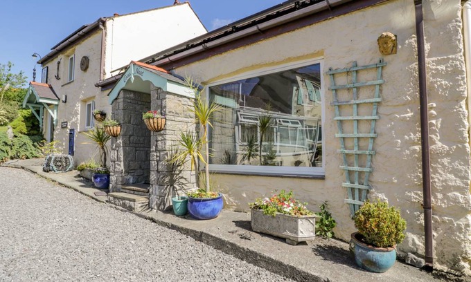 Tyn-y-Gongl Cottage | Crow's Nest Cottage
