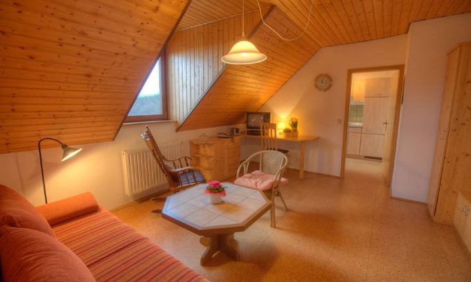 Sulzfeld Apartment | Gemütliche 45qm Ferienwohnung, viele Freizeit-und Erlebnisangebote, kostenfreies Parken und WLAN