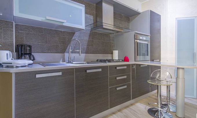 Luino Condo | Gemütliche Kleine Wohnung mit 30 qm Garten in Luino