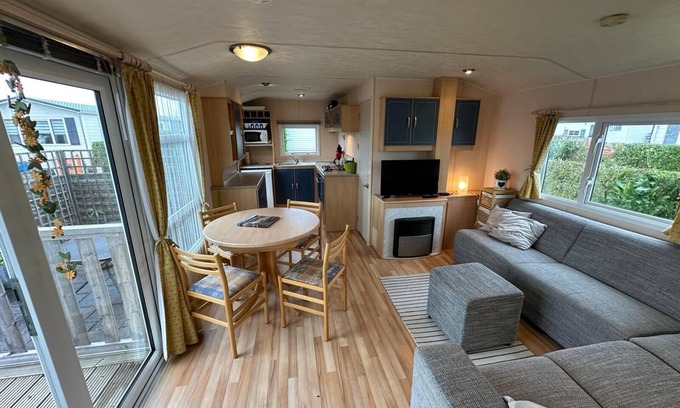 Renesse Ski Chalet | Gemütliches Chalet auf 5-familiencampingplatz mit Hallenbad und in Strandnähe