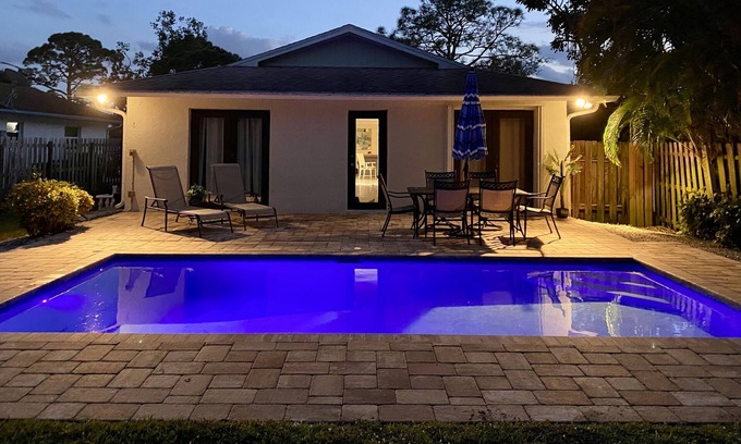 Naples Park House | *GEM!*3 BR BEACH HOUSE w/HEATED POOL, short ride to the beach!