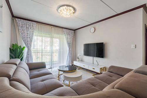 Greater Johannesburg Metropolitan Area Apartment | Gem in Fourways , Modern 2-Bed Apartment