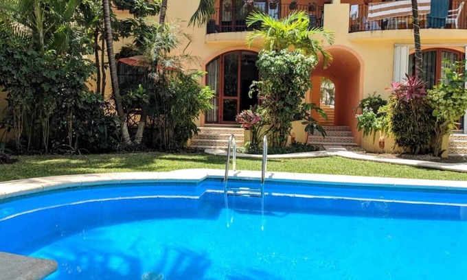 Gonzalo Guerrero Condo | GEM w Pool near BEACH & 5th Ave. Hi-speed Wifi, Top-Notch LOCATION. KIDs OK!