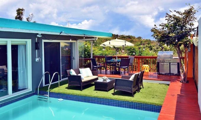 Red Hook Condo | Generator! Private Pool Villa - Sapphire Beach 5min walk & Washer/Dryer WiFi 6n