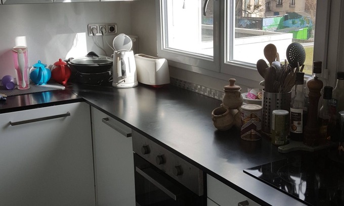 Le Kremlin-Bicetre Apartment | GENTILLY (limit Paris 14e CITE U) PARKING PRIVE/CALME LUMINEUX/RerB/Metro 14