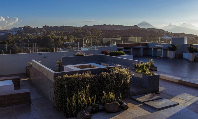 Santa Catarina Pinula Apartment | Gentle hub hideaway in Carretera a El Salvador