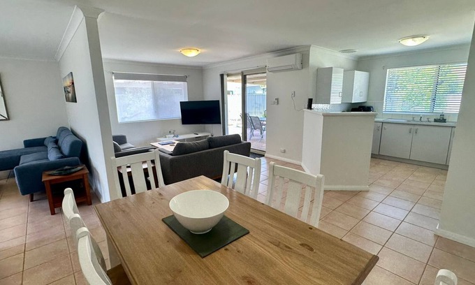 Geographe House | Geographe Bay Holiday Stay