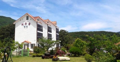 Irun-myeon House | Geojedo Harmony Spa & Pet Pension