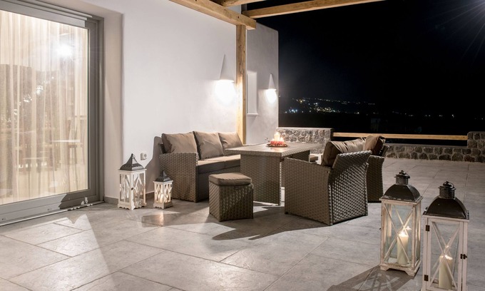 Firostefani House | George Farm Land
