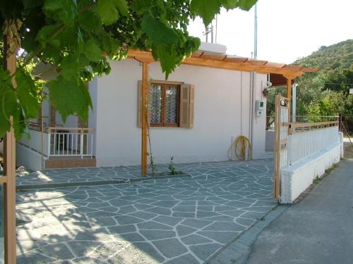 Agia Marina Apartment | George's Apartment