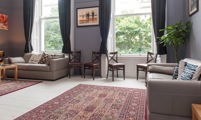 City Centre Dublin Apartment | Georgian townhouse Grand Apartment