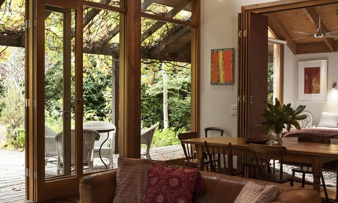 Daylesford Cottage | Georgie Gardens Daylesford ~ "Gorgeous" ~ Spa Bath