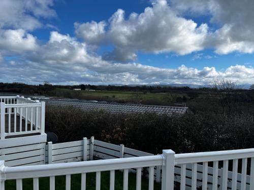 Brynteg Apartment | Ger-Y-Bwlch - Spacious static on 5star site with Swimming Pool