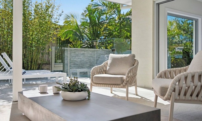 Korora House | Gerald's Break Away - Style and luxury with Pool