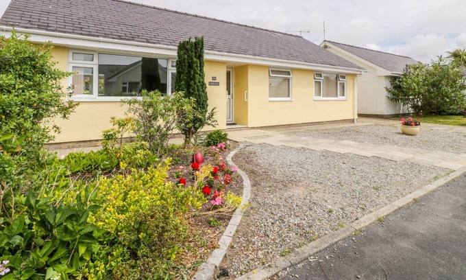 Morfa Bychan Cottage | GERLAN, family friendly, country holiday cottage in Morfa Bychan