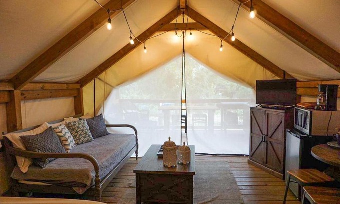 Seguin House | Geronimo Creek Retreat Getaway Cabin #5