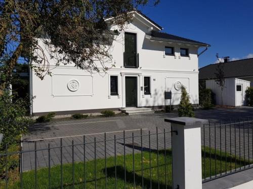 Ostseebad Dierhagen Apartment | "GESTRANDET" in der Villa Katharina-