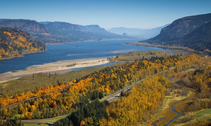 Tri-Cities Resort | Get Ready for Adventure! Minutes Away to Badger Mountain and Bateman Island