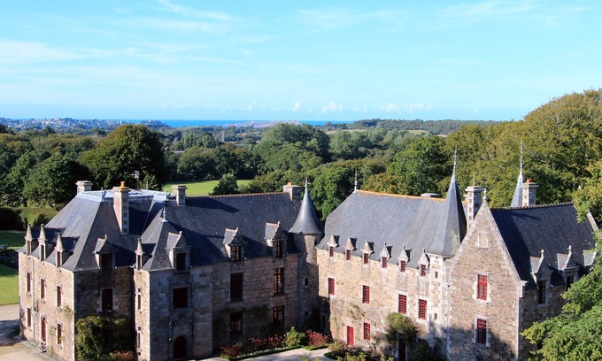 Lannion Other | Get together with family and friends, up to 15 people, on the pink granite coast