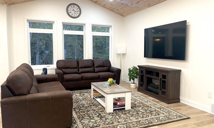 Miller Lake Cottage | Getaway with newly built cottage which is just 20 mins away from Tobermory!