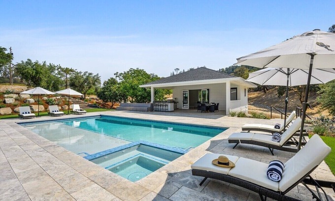 Geyserville House | Geyserville Luxury Wine Country Estate