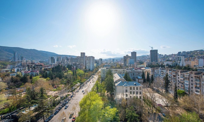 Saburtalo Apartment | GG Home – Cozy 1BR Apartment with City View