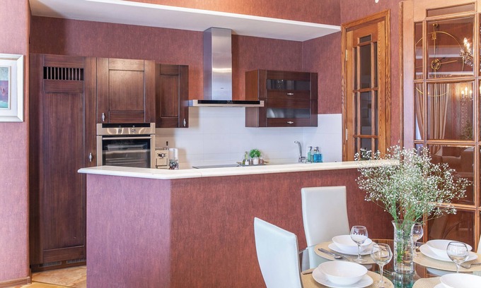 Vake Apartment | GG Home – Spacious 3BR Hideaway by Mziuri Park