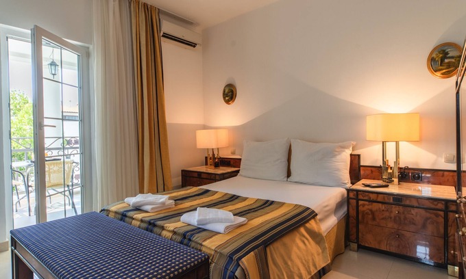 Kaluđerac House | GH Leonardo - Triple Room with Balcony