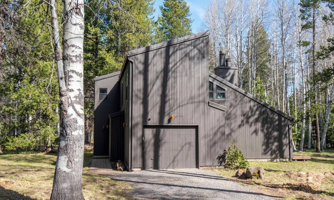 Black Butte Ranch House | GH222 | Large Family Friendly home on the Golf Course - Pet Friendly!