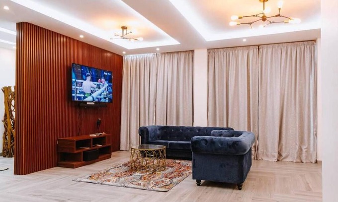 Lome Apartment | Giani Lodge