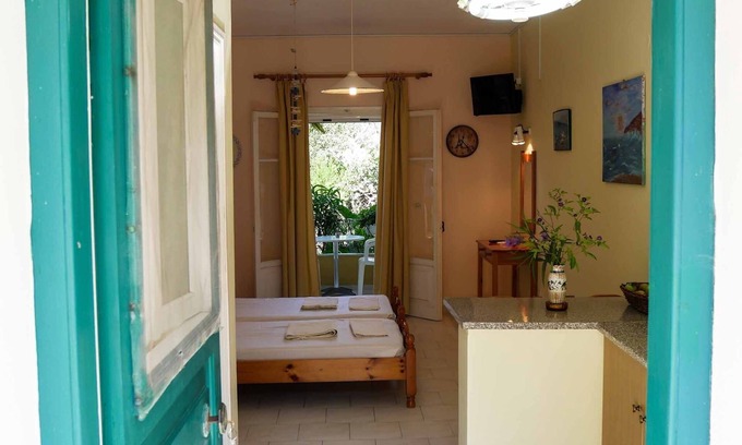 Termenades Apartment | Giannis Studio 2 Agios Georgios Pagoi Corfu