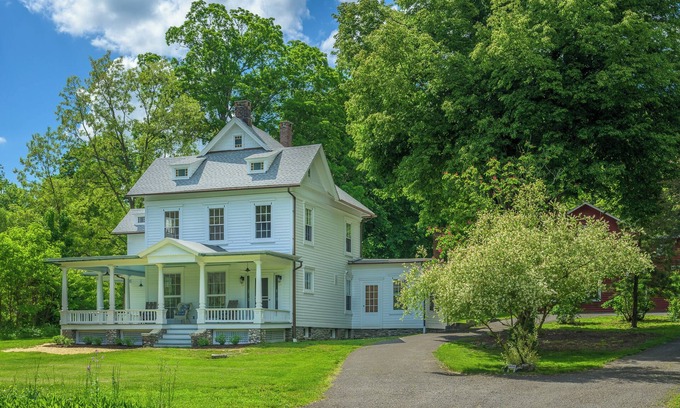 Hillsdale House | Giant Historic 1850s Berkshires Retreat "Bell House" @ Hillsdale, NY Town Center