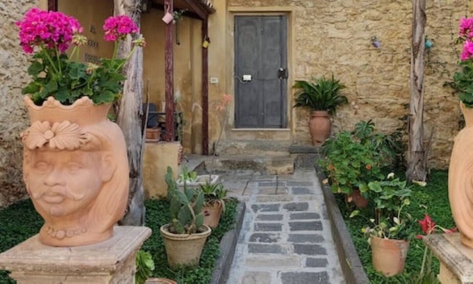 Caltagirone Apartment | Giardinetto Papale, very central