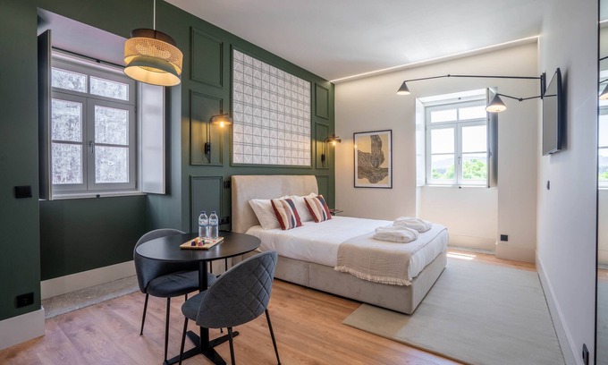 Viana do Castelo Apartment | Gigantones GuestHouse - Elegant Studio River View!