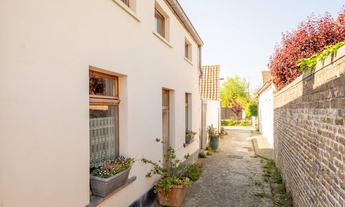 Vlissegem House | Gigi - quit and rustic cottage by Interhome