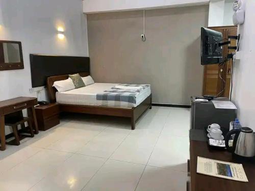 Mount Lavinia Hotel | Gihans Beach Resort